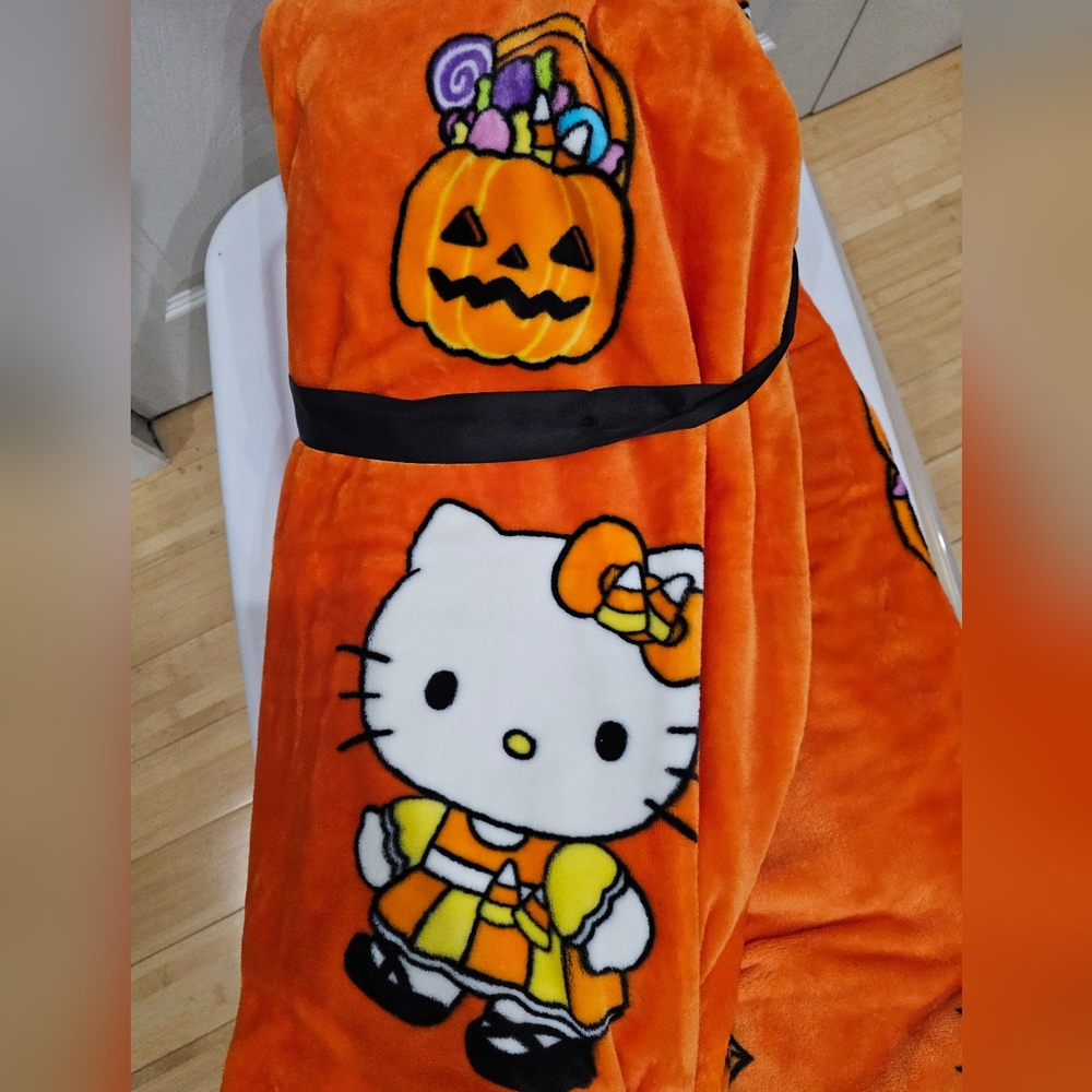 Sanrio 2 Pack Orange Halloween Spiderweb Pumpkin Hello Kitty Soft Throw Blanket - Picture 4 of 8